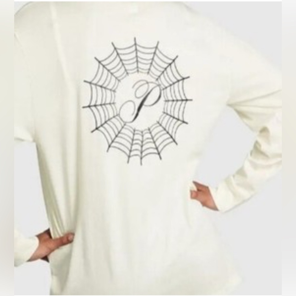VS pink Halloween 👻 long sleeve campus tee size large